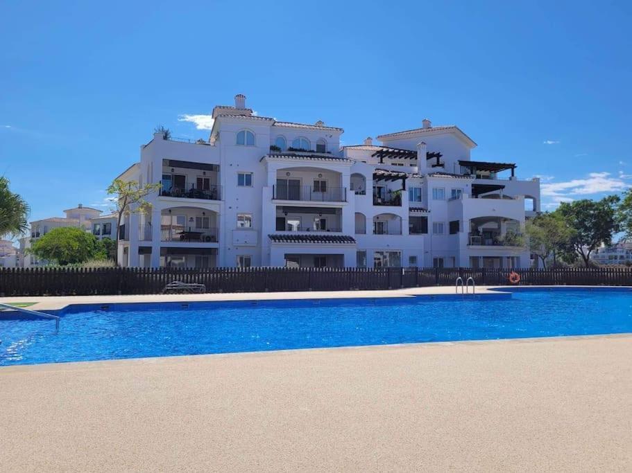Belle Vue Sur La Piscine Apartment Sucina Bagian luar foto